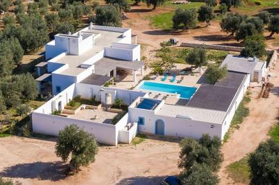 Masseria Tufo Bianco by Raro Villas