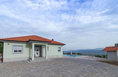 Villa Toni, villa in Imotski, private pool, barbeque, private parking