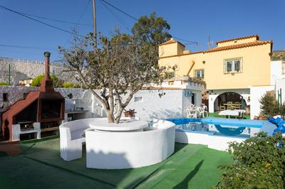 Mountain, Seaviews, and Pool Relax By Sunkeyrents