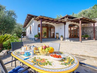 IL TULIPANO - sea view, roof terrace & sunset in villa