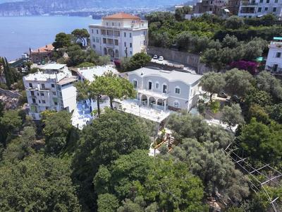Amore Rentals - Villa Nina