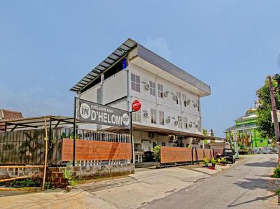 Urbanview Hotel DHelomi Homestay near UPN Veteran