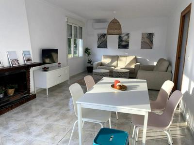 Acogedor apartamento junto a la playa by beBalmy