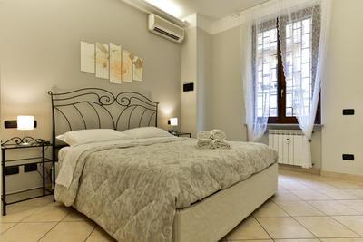 Classic Apartment in Re Di Roma near the metro