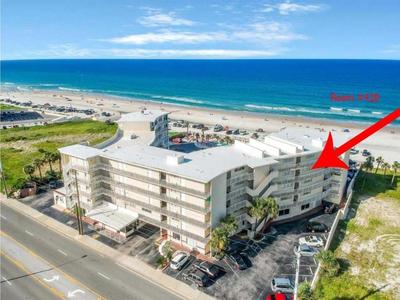 Ocean View Renovated Condo With Pool - DAYTONA BEACH