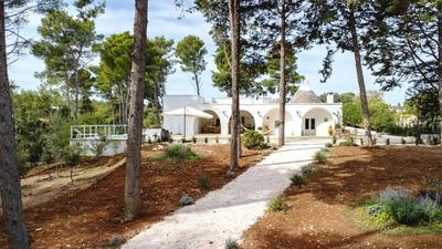 Trulli Julia con piscina by Wonderful Italy