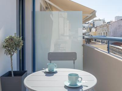 Evans Luxurious Apartment 1