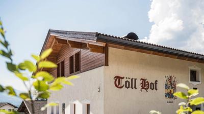 Töllhof Apartments and Farm