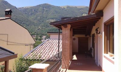 Country-House vista montagna