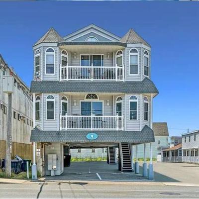Luxury Suite in the Heart of Hamptons South Beach!