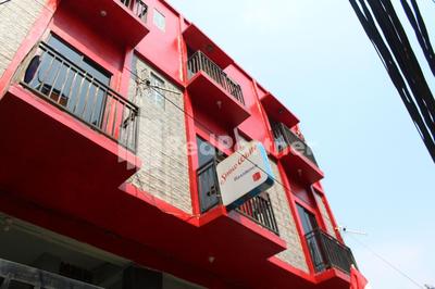 Snow White Residence near Grogol Mitra RedDoorz