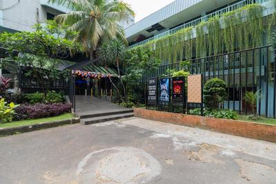 RedDoorz Plus near Kebayoran Baru Blok S