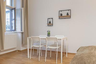 Affordable & Cozy 2-BR Flat , Near Stadthalle