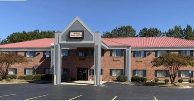 Budget Inn, Hwy 41