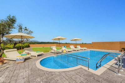 Villa Aelia by Villa Plus