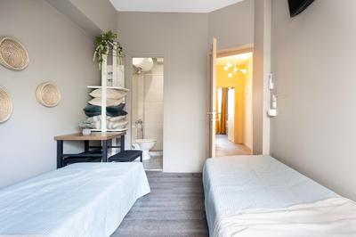 Designed 2 Room Apartment - 15' walk to Acropolis