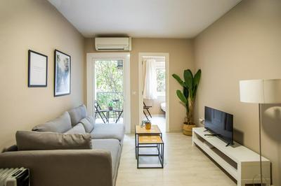12TOG1035 - Spacious Apartment near Camp Nou