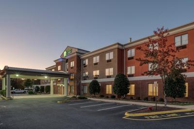 Holiday Inn Express Hotel & Suites Thornburg-S. Fredericksburg by IHG