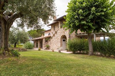 Villa Mignola by Mmega