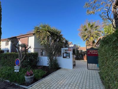 Hôtel Le Médiéval - Parking inclus & accueil vélo