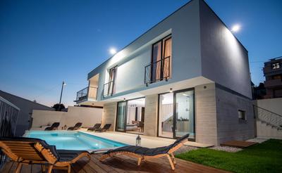 Villa Godimento w heated pool