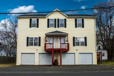 Cozy condo with yard and patio. Long-stay discount available