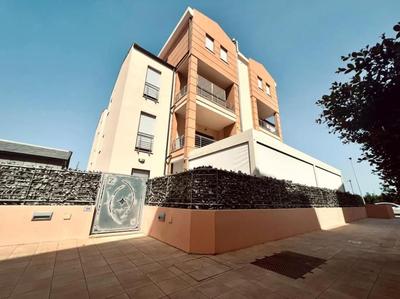 luxurious-Fully equipped & renovated-2Room Suite-Elevator-Quite area-Secure Parking