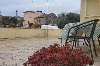 Rooms Roza with private bathroom Fuskulin country area 6 km from the beach