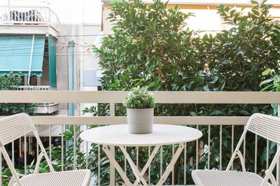 Groovy 2BR Apartment in Koukaki by UPSTREET