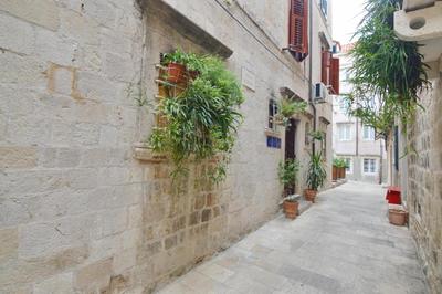 Festa Apartments & Rooms