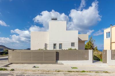 3 Bedroom Villa with Stunning Sea View & Private Parking