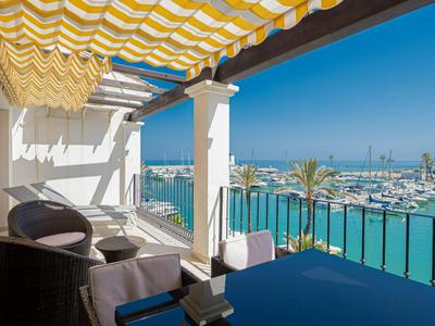 Beautiful Duquesa Harbour apt 2001