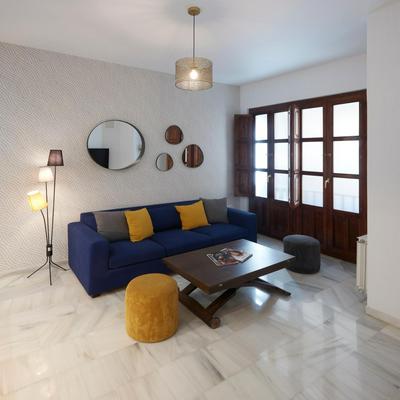 Apartamento con balcón en el centro histórico QH Reyes Católicos