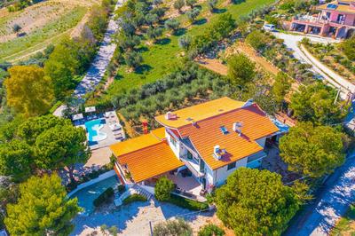 Vista Allegra Pagoda - Villa con piscina