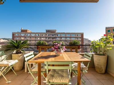 Chic House: stylish and central