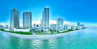 Extraordinary Oceanfront Condo - Heated Pool, Gym and Game Room - Hollywood Beach
