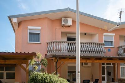 Apartments with parking space Vir - 20177