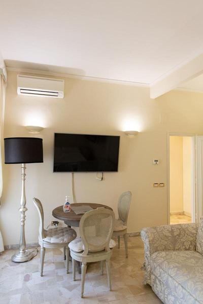 Classic 1BR Outside ZTL & 10 min from Center