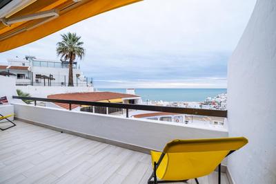 Luxurious Seaview Apartment with pool 5min Beach