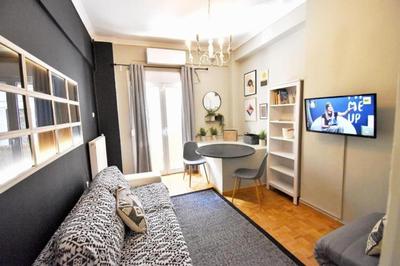 Seven Seconds Away Apartment