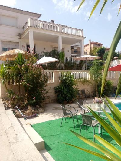 Chalet Urbanización Alcolea