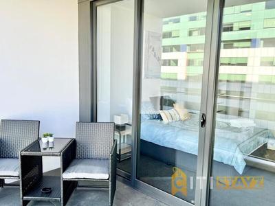 Light & Lovely in Canberra's CBD - 1BR Apt w/Carsp