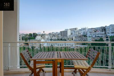 Green Oasis: Home with Breathtaking View w/parking by 360 Estates