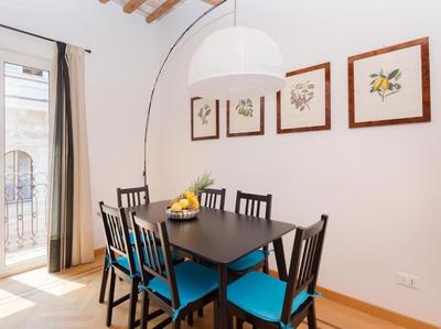 Trevi Fountain Luxury Apartment