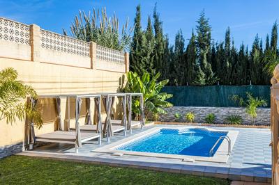 Sun, Relax, Climatized Pool & Steps to the Beach
