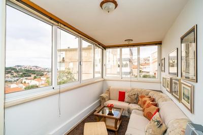 SPACIOUS THREE BEDROOM APARTMENT