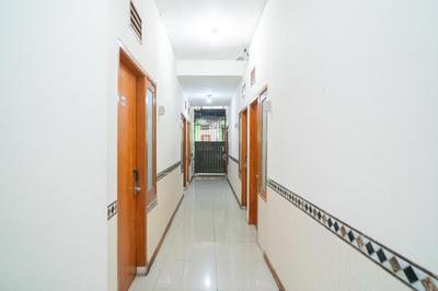 RedDoorz near Flyover Arjosari Malang