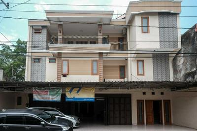 KoolKost Syariah near Taman Sriwedari Laweyan