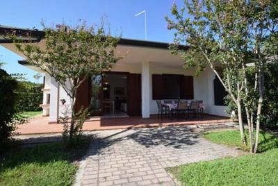 VILLA MAGNOLIA vicino al mare