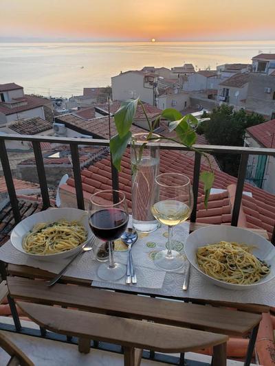 IDDA, Vista Mozzafiato e Mare Dentro Casa